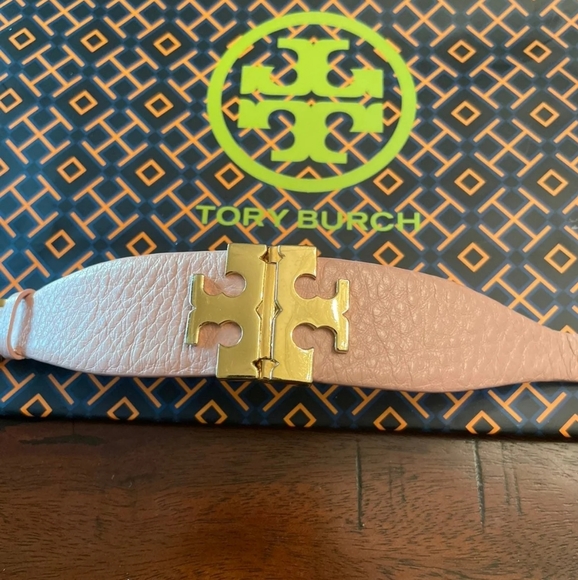 Tory Burch Gold Statement Logo Leather Cuff - Picture 6 of 6